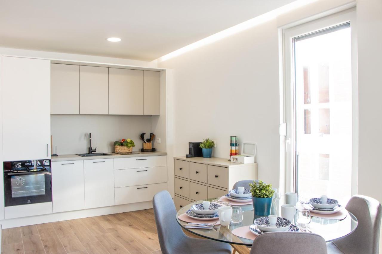 Apartament Navale With A Roof Terrace And A Heated Pool Trogir