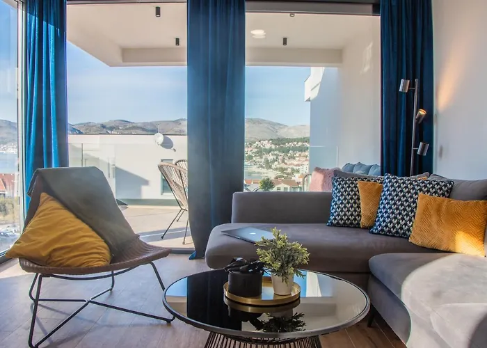 Apartment Navale With A Roof Terrace And A Heated Pool