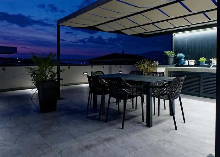 Apartment Navale With A Roof Terrace And A Heated Pool