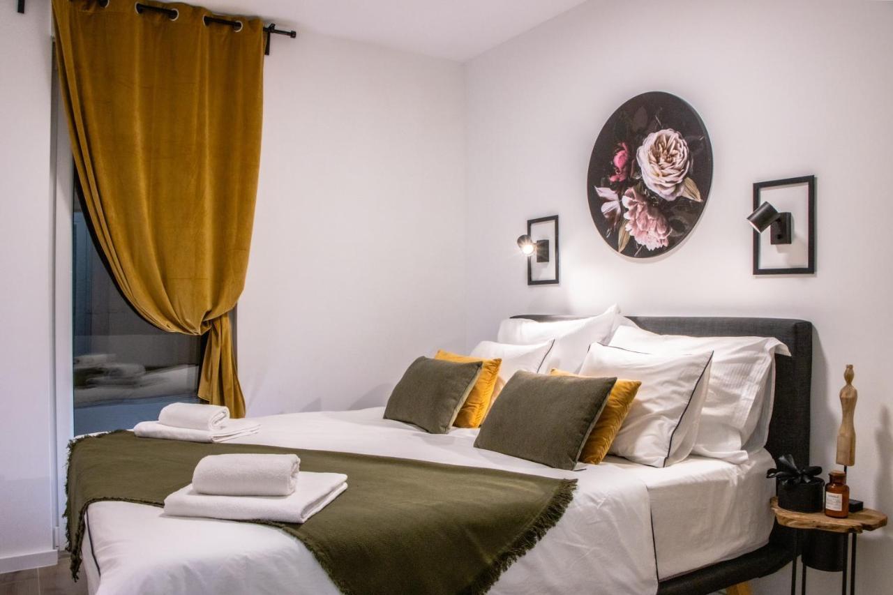 Navale With A Roof Terrace And A Heated Pool