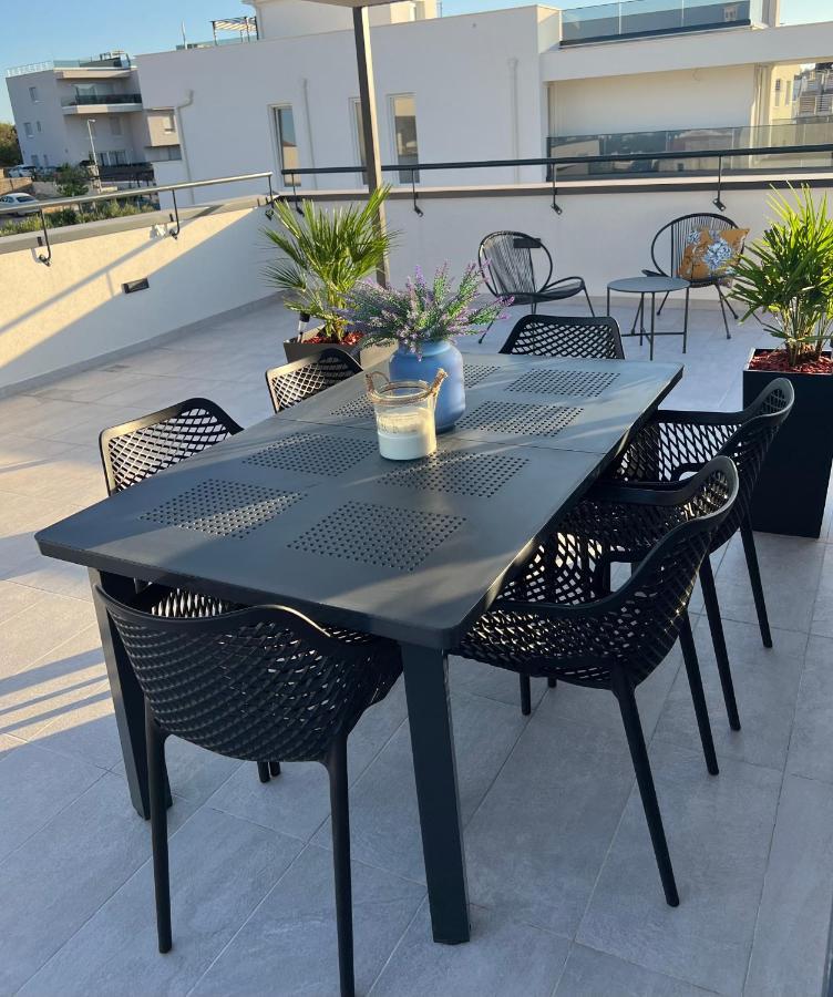 Apartment Navale With A Roof Terrace And A Heated Pool *