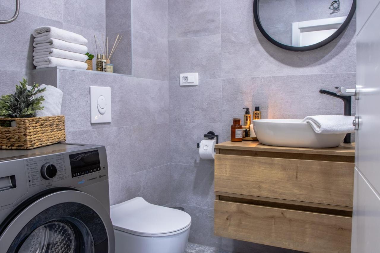Navale With A Roof Terrace And A Heated Pool