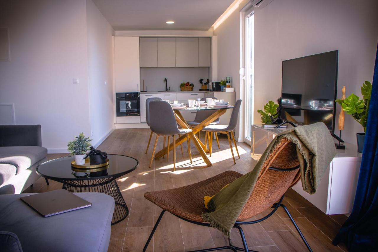 Navale With A Roof Terrace And A Heated Pool *