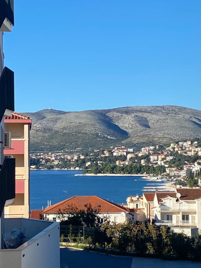 Navale With A Roof Terrace And A Heated Pool Apartment Trogir