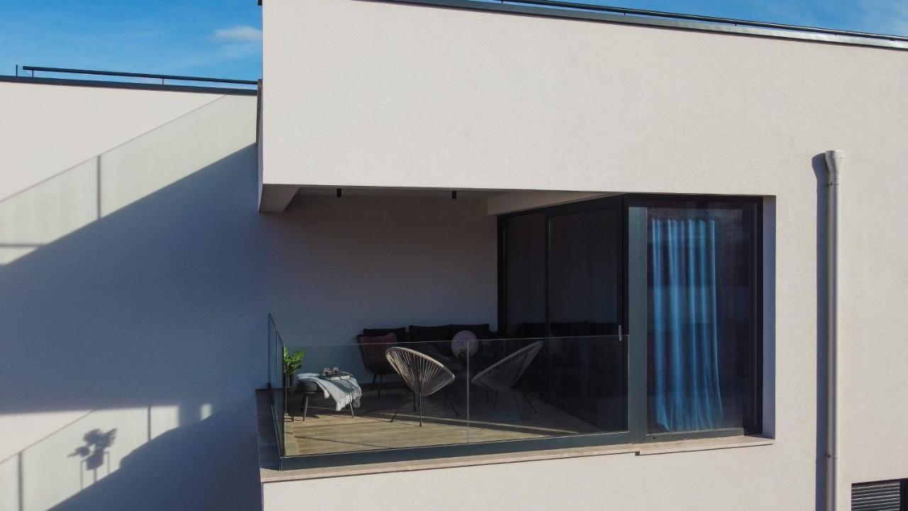 Navale With A Roof Terrace And A Heated Pool Apartment Trogir