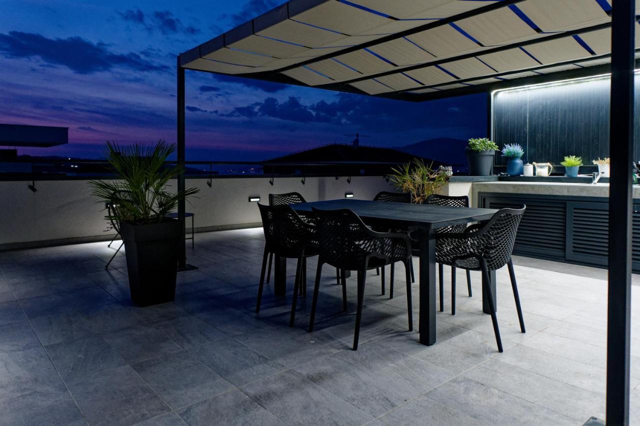 Navale With A Roof Terrace And A Heated Pool Apartment